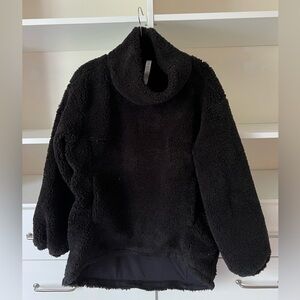 Lululemon Women’s Warm Restore Sherpa Pullover, Size 8, Black